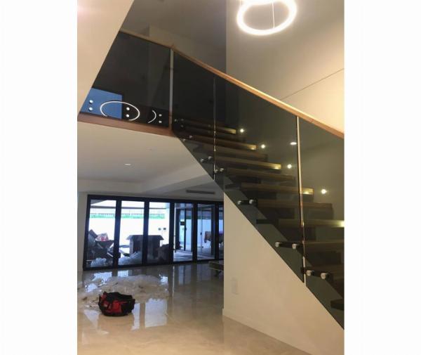 Cầu Thang Kính Châu Âu MD201 