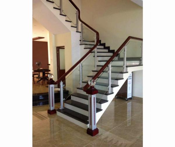 Cầu Thang Nhôm Kính MD004 