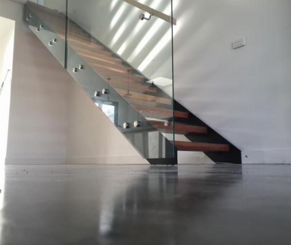 Cầu Thang Kính Châu Âu MD203 