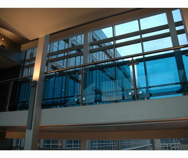 Lan Can Kính Trung Tâm Thương Mại 