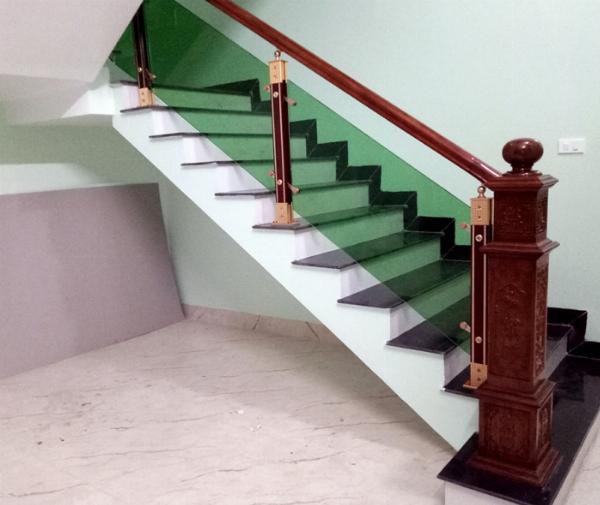 Cầu Thang Nhôm Kính Xanh 