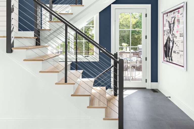 Cầu Thang Inox Không Gian Đẹp 