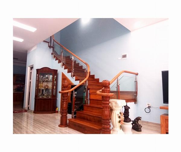 Cầu Thang Inox Kính MD106 