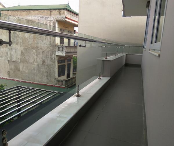 Lan Can Kính Biệt Thự Đẹp 