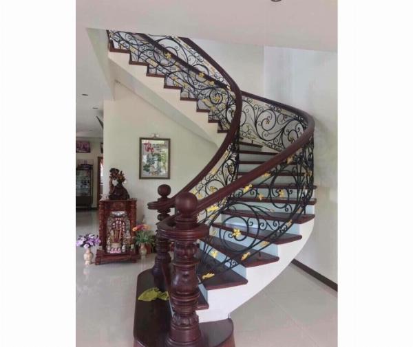 Cầu Thang Sắt Nghệ Thuật Châu Âu MDSCA16 