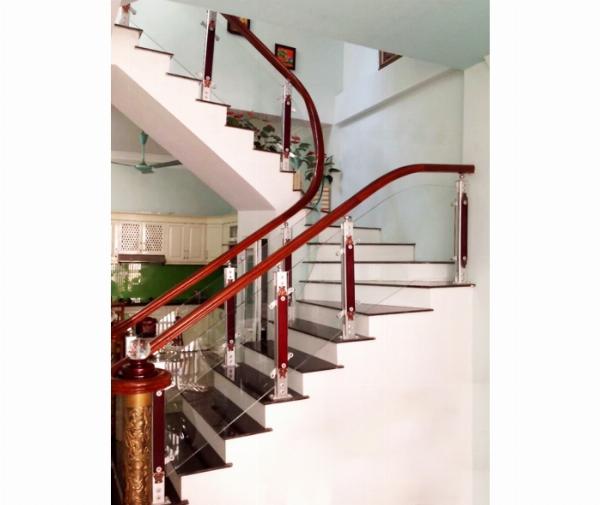 Cầu Thang Nhôm Kính 4 Loại 
