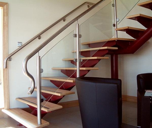 Cầu Thang Inox Kính Trụ Tròn Tay Ngàm 