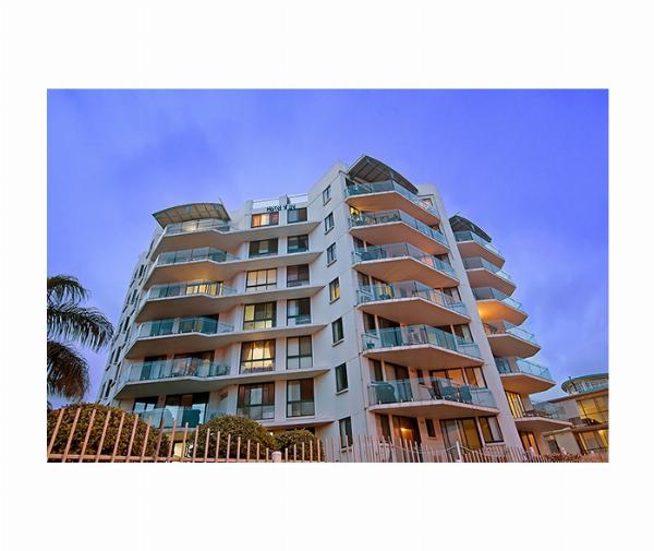 Lan Can Kính Khách Sạn Đẹp 