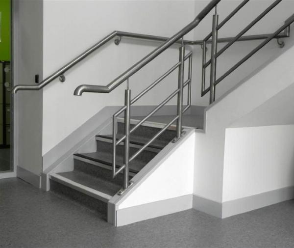 Cầu Thang Inox Thanh Tròn 